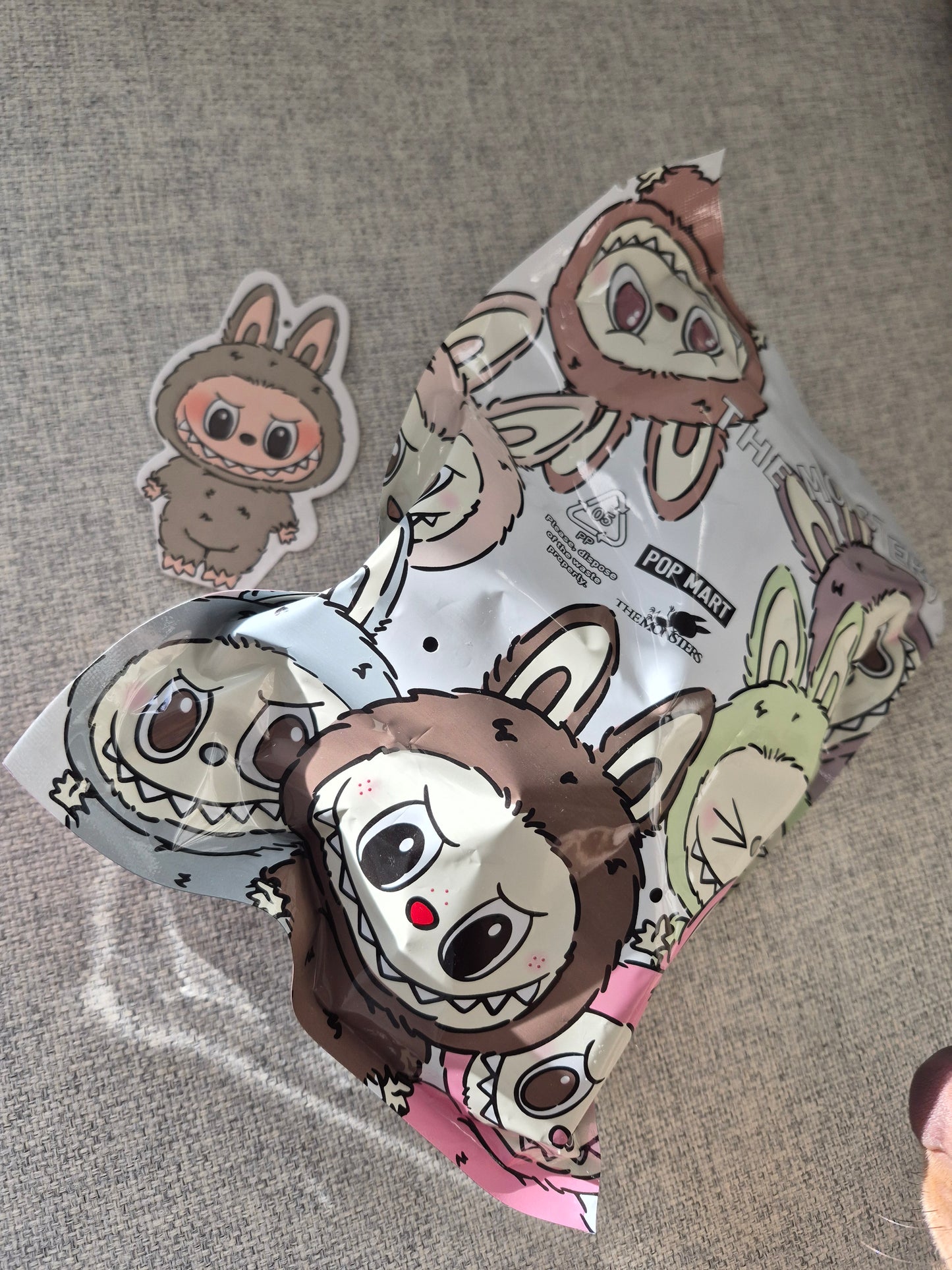 Macaron Labubu - Toffee (sealed in packaging, no box)